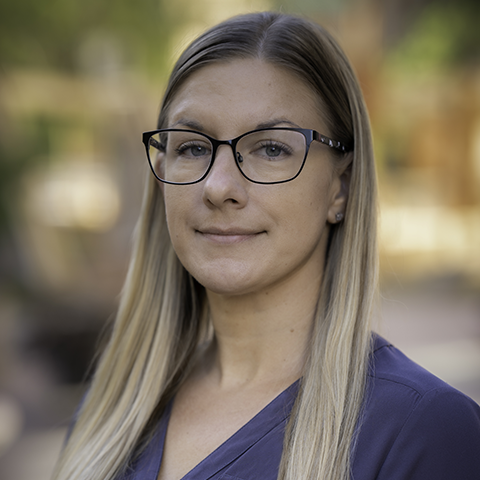 Jennifer Hill headshot