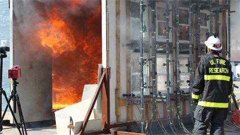 Full-scale fire experiment to examine heat transfer to and through windows