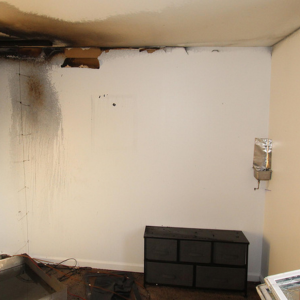 FSRI Examines E-mobility device fire spread limited and flashover prevented in closed bedroom experiment due to residential fire sprinkler